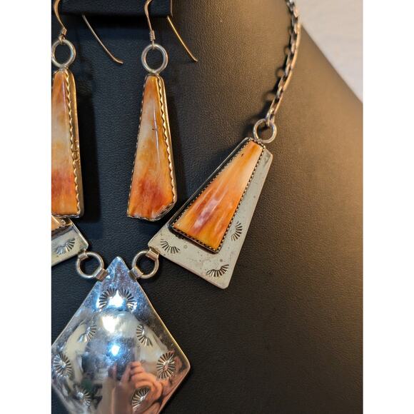 Navajo Native American Sterling B.J. Guerro Spiny Oyster Necklace & Earrings Set - Picture 3 of 11